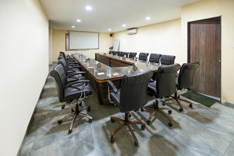 Sheetal International Hotel Raipur  Ngoại thất bức ảnh