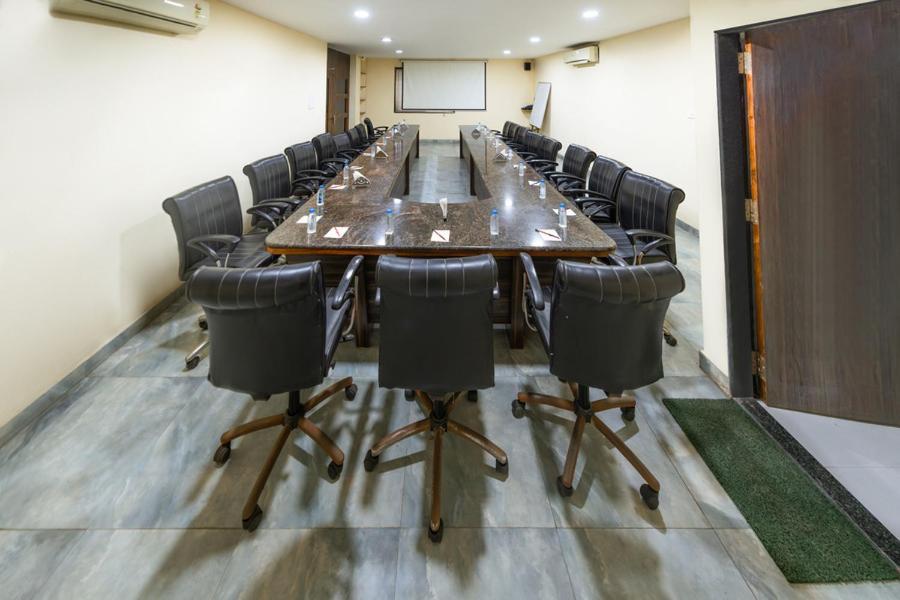 Sheetal International Hotel Raipur  Ngoại thất bức ảnh