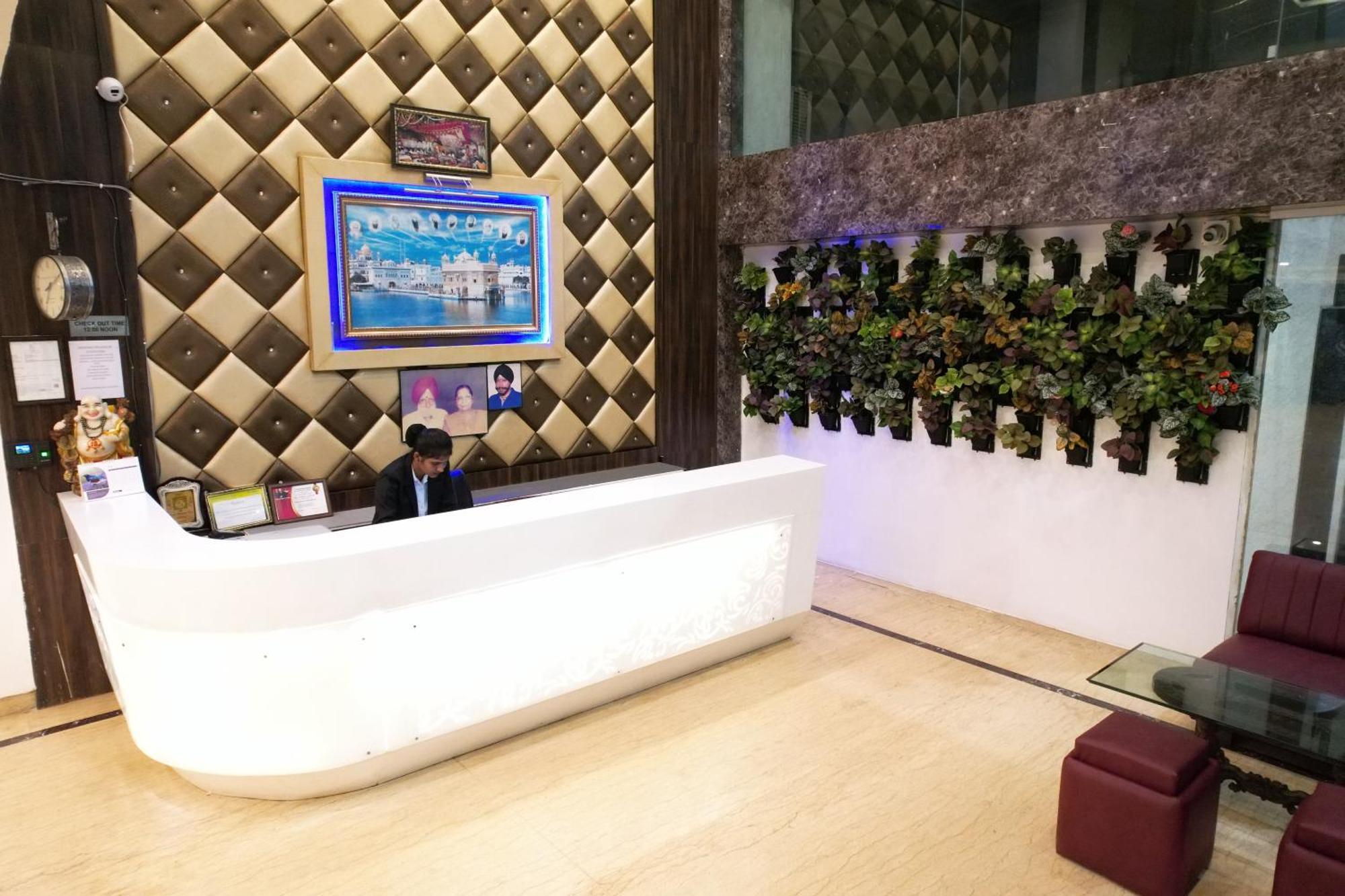 Sheetal International Hotel Raipur  Ngoại thất bức ảnh