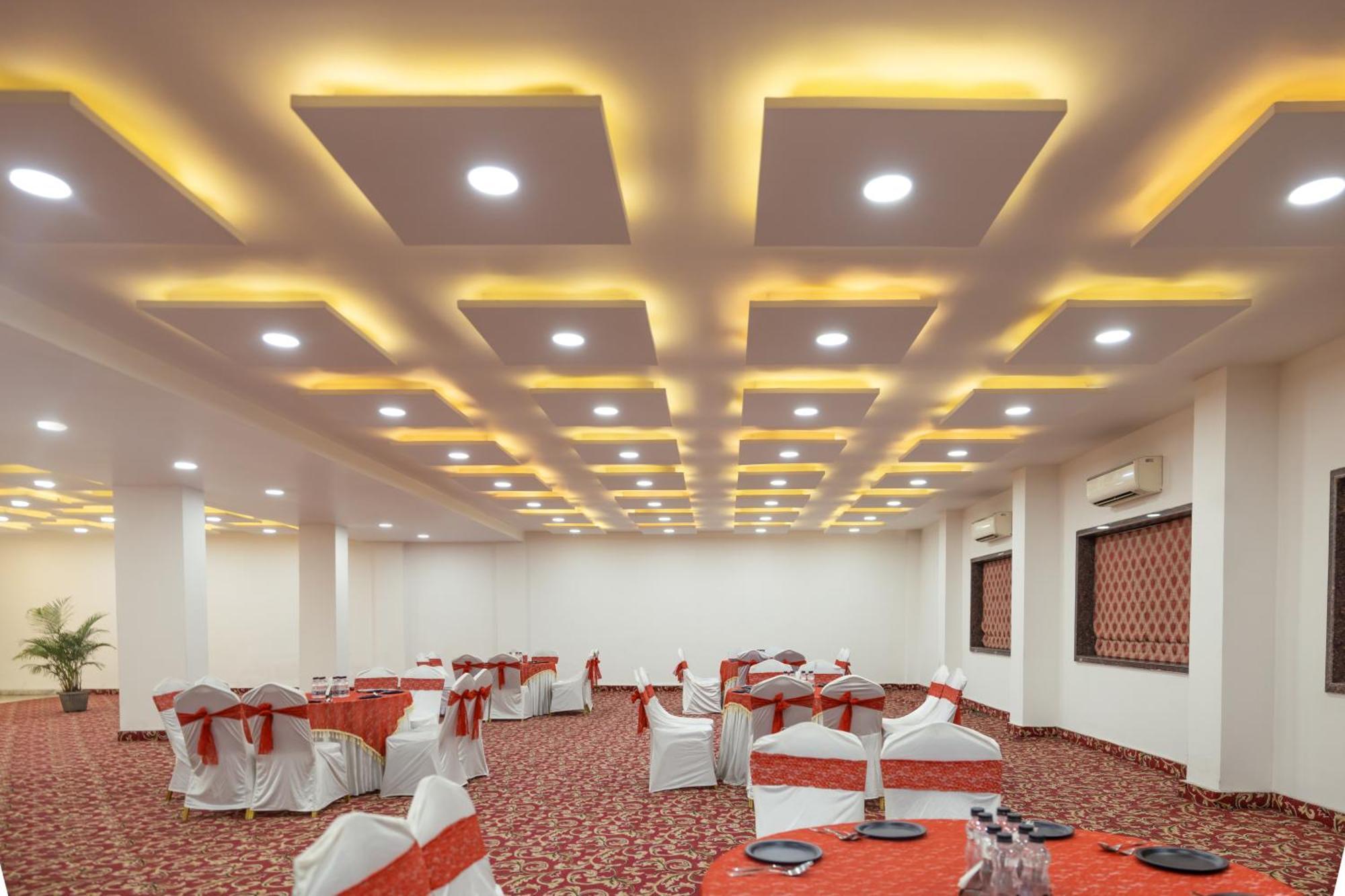 Sheetal International Hotel Raipur  Ngoại thất bức ảnh